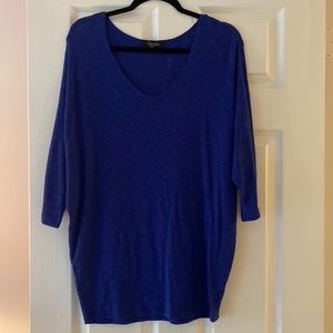 Oversized super light sweater. Size M. Cute with a white tank underneath.